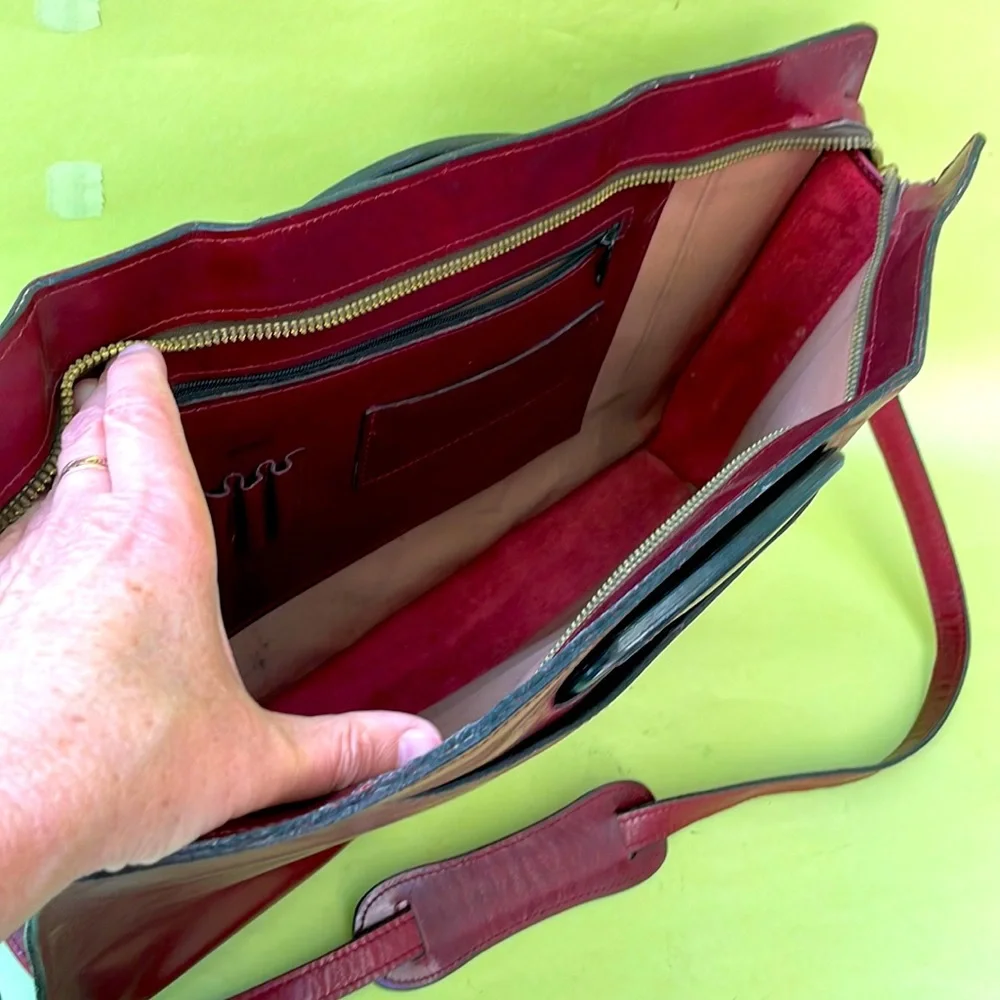 Vintage 90’s burgundy leather laptop bag
